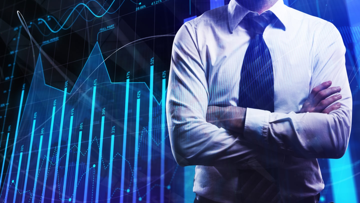 Who are market makers and market users?